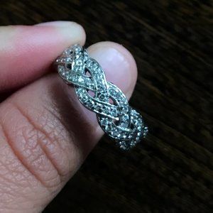 One Ladies Platinum and Diamond Band Ring